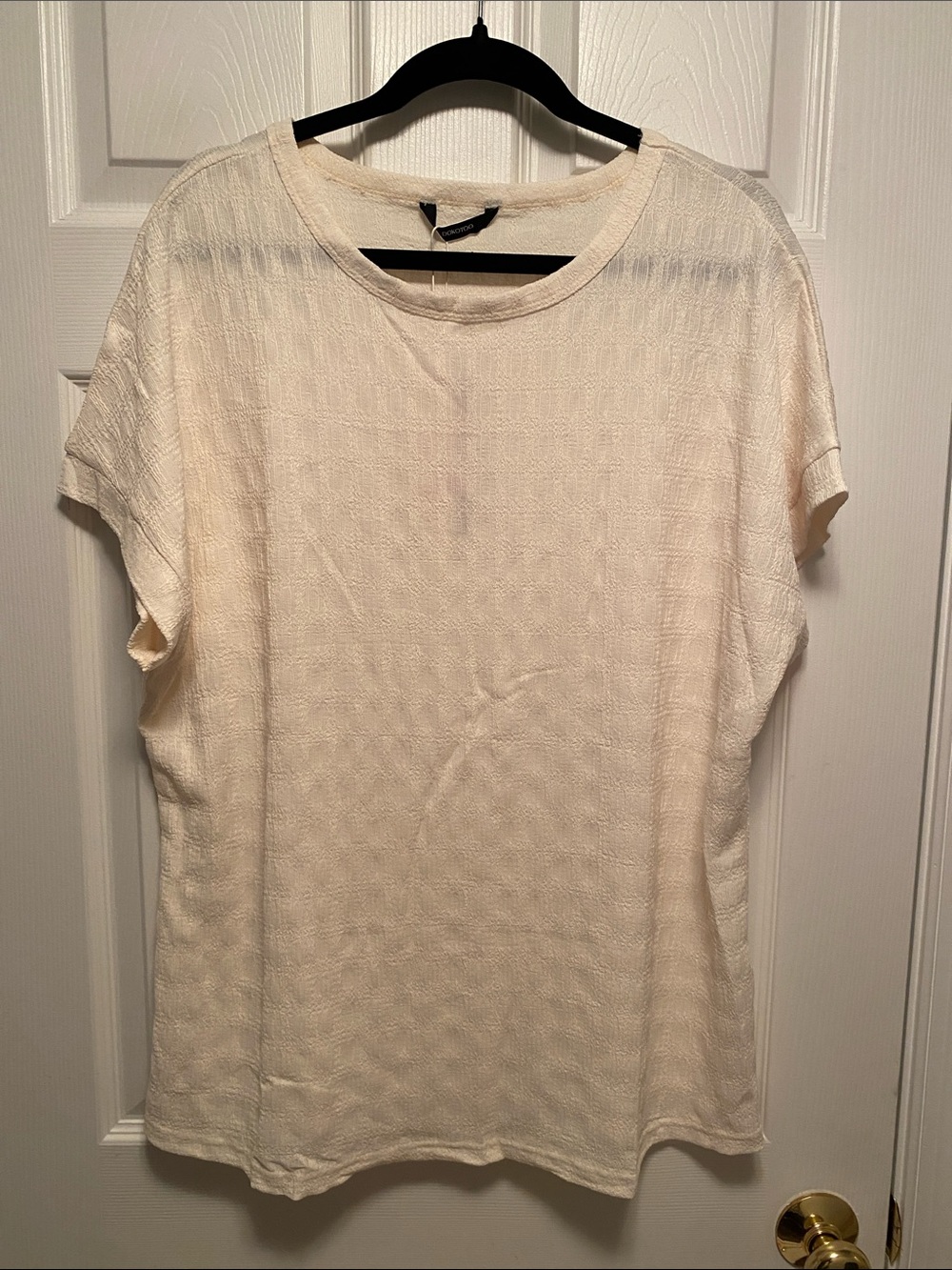 Dokotoo Light Cream Short Sleeve Knit Top…size 2XL